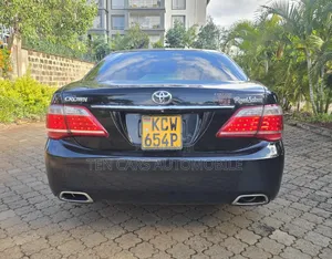 Toyota Crown 2012 Black