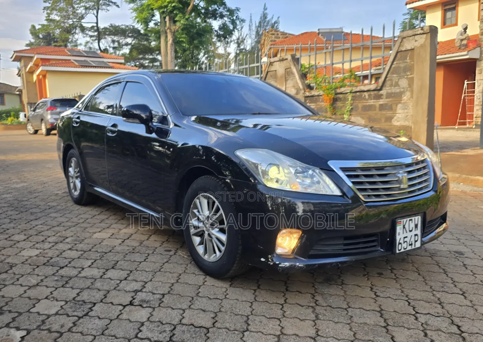 Toyota Crown 2012 Black