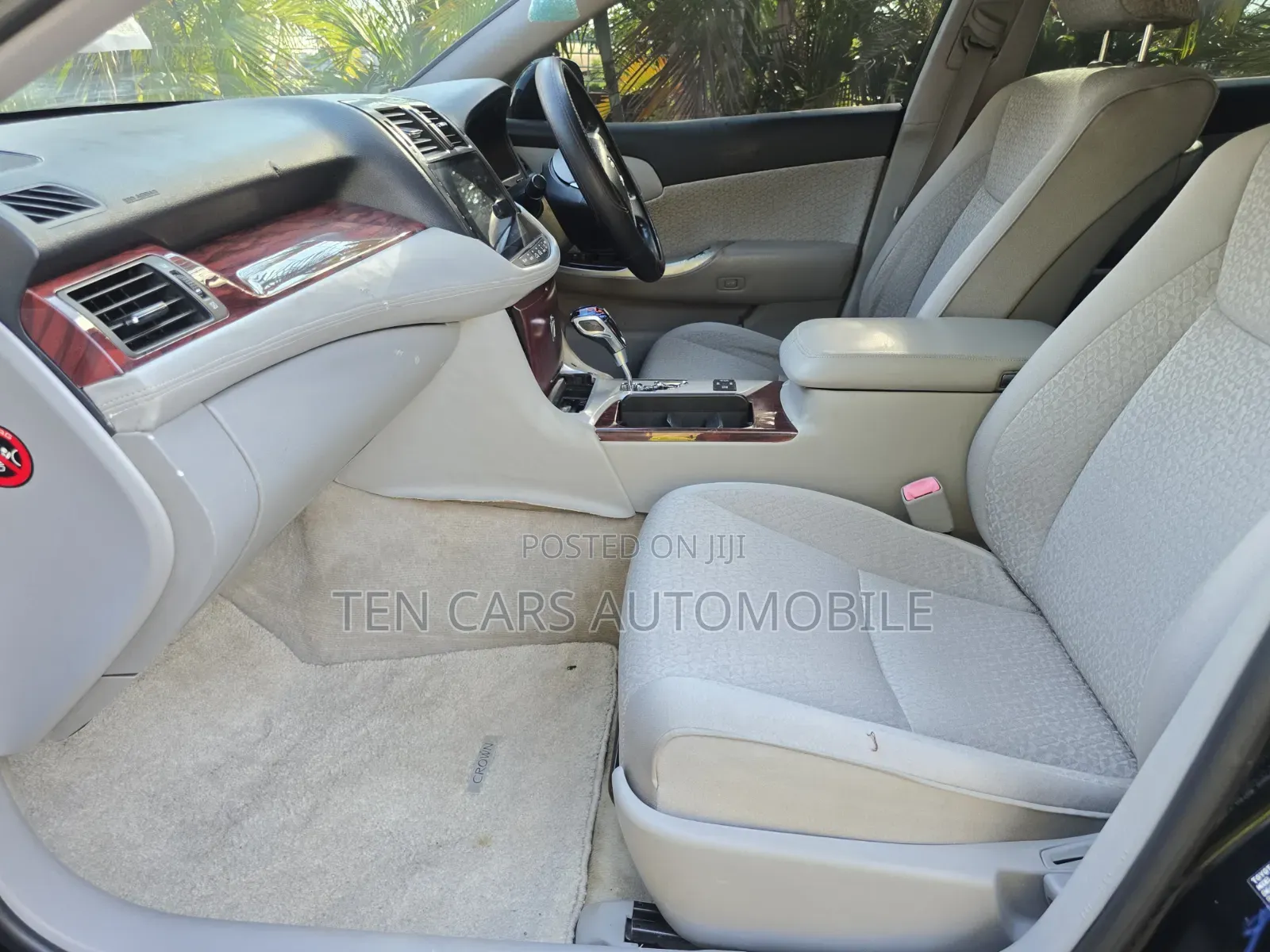 Toyota Crown 2012 Black
