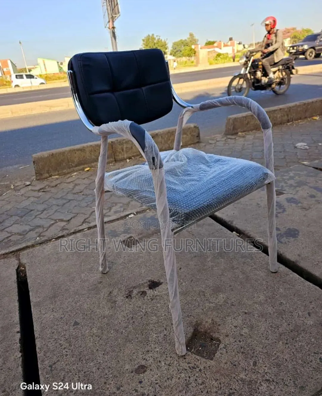 4-Chrome Base Stand Waiting Chair