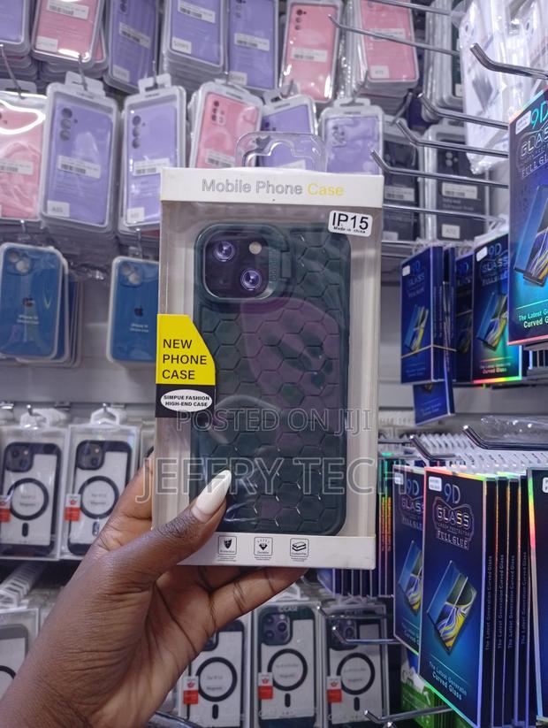 Honeycomb Pattern Tpu Phone Case Designed for the Apple iPhone 15.