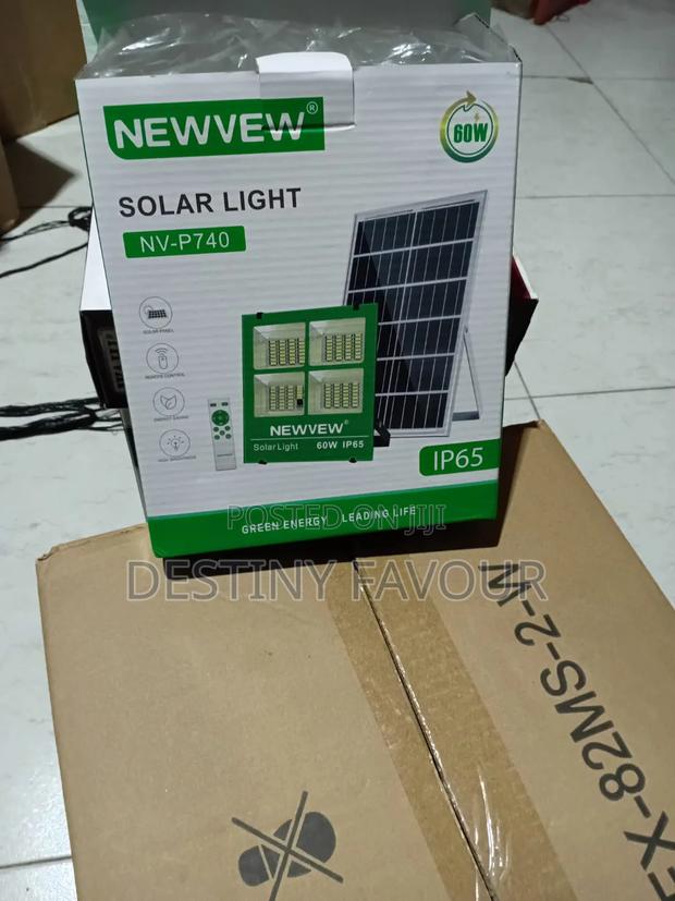 Newvew Solar Light