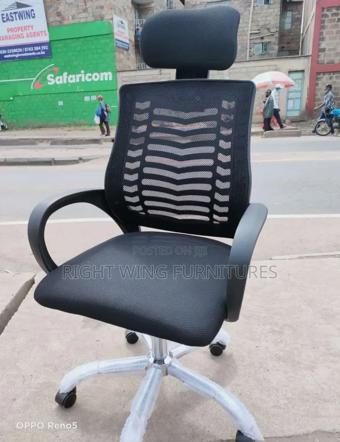 Sleek High Quality Back Mesh Headrest Chair