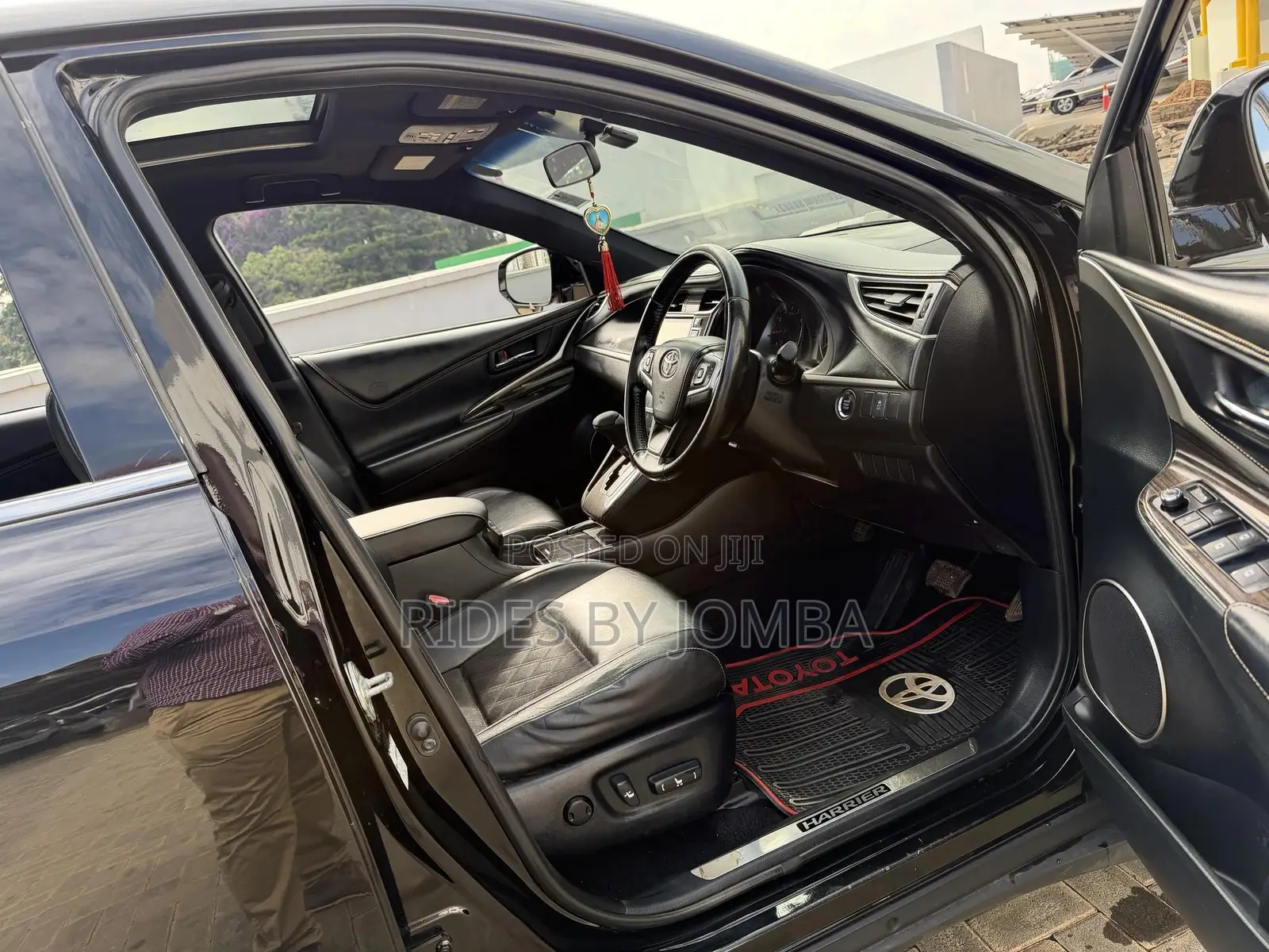 Toyota Harrier 2.0 2015 Black
