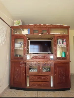 Wall Unit 6×6 Fts Well Used
