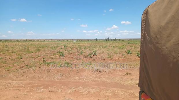 600-Acre Farm in Rumuruti Laikipia Fronting River Pesi - thumbnail 3