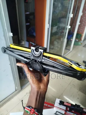 Heavy Duty Premium Quality Scissor Jack 2tonne With a Ratchet Wrench