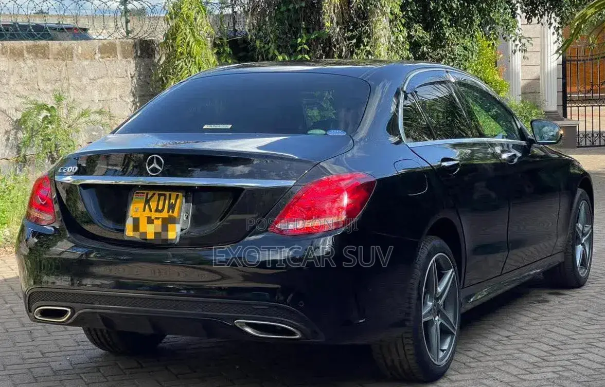 Mercedes-Benz C200 2018 Black
