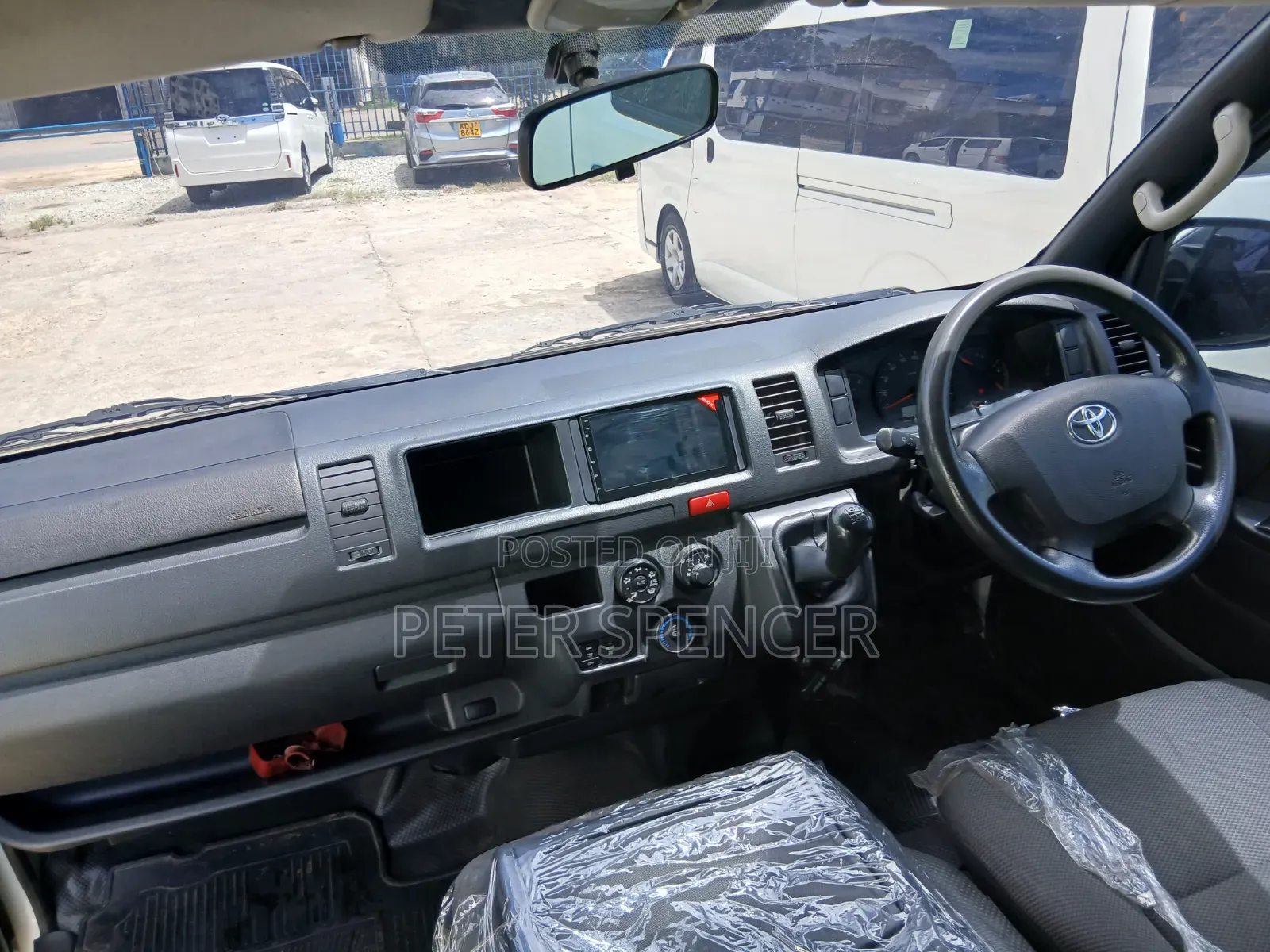 Toyota HiAce 2019 White