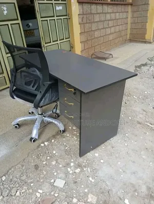 Secretarial Mesh Backrest Office Chair With Desk