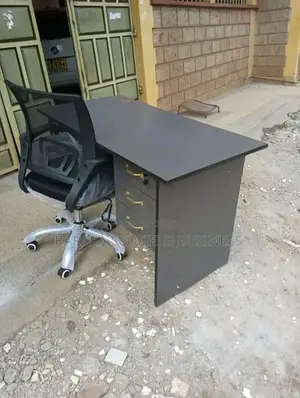 Secretarial Mesh Backrest Office Chair With Desk