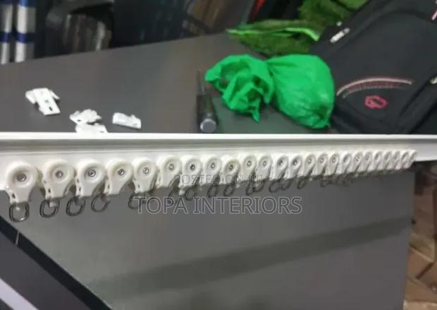 Plastic Wheeled Track Carriers Curtain Rail Accessories