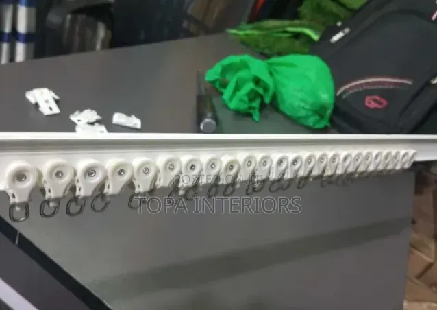 Plastic Wheeled Track Carriers Curtain Rail Accessories