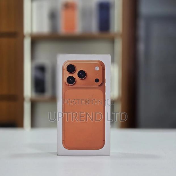 Apple iPhone 17 Pro 256 GB Orange - main view