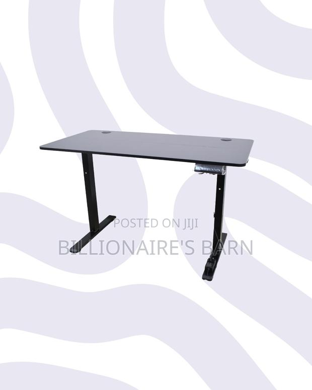 Modernize Your Office Using This Desk All-Day Electric Movement - thumbnail 2