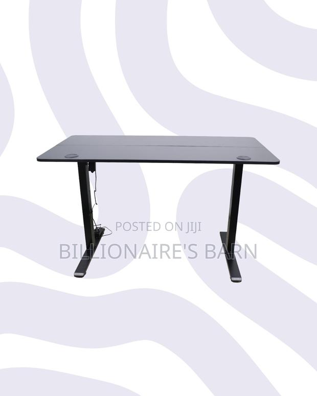 Modernize Your Office Using This Desk All-Day Electric Movement - thumbnail 3
