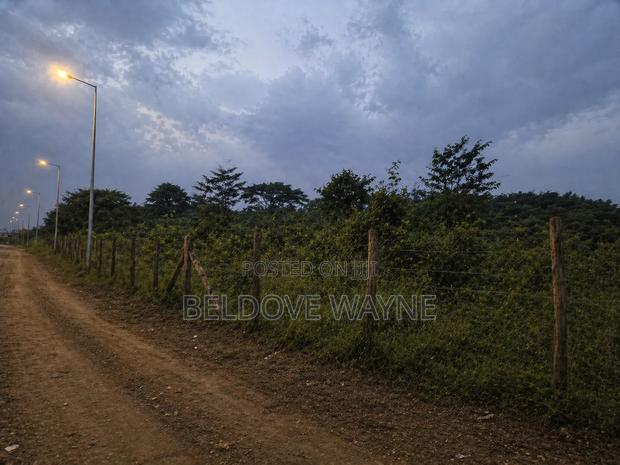 50 by 100 Sq Ft With Ready Title Deed Located in Thika, Gatuanyaga.