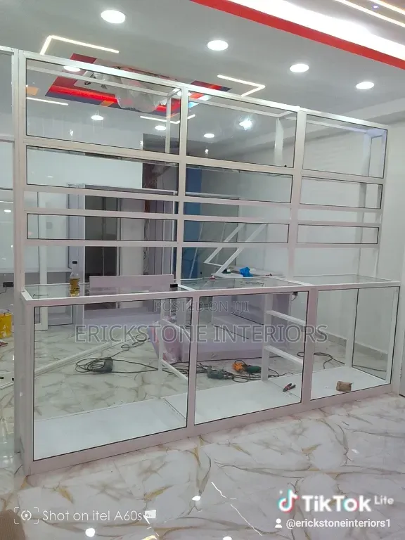 Aluminum Partition and Glass Fitting