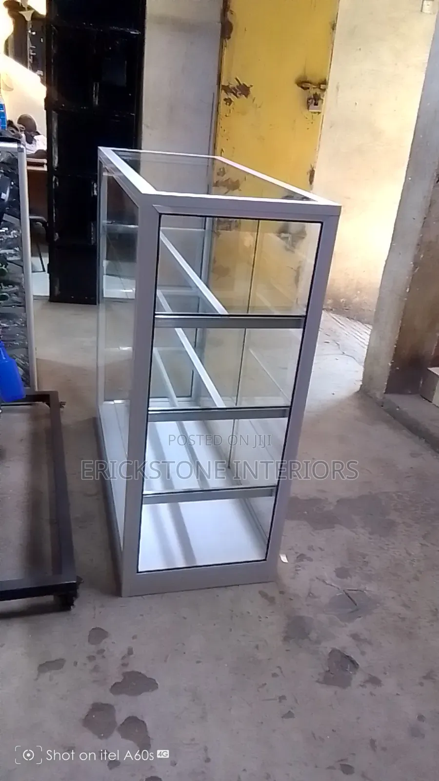 Aluminum Partition and Glass Fitting