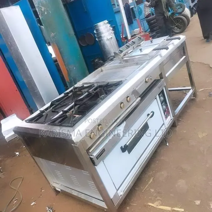 A 4 Burner Gas Cooker Combo