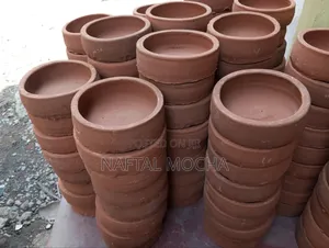 Rabbit Feeders/Feeder Pots