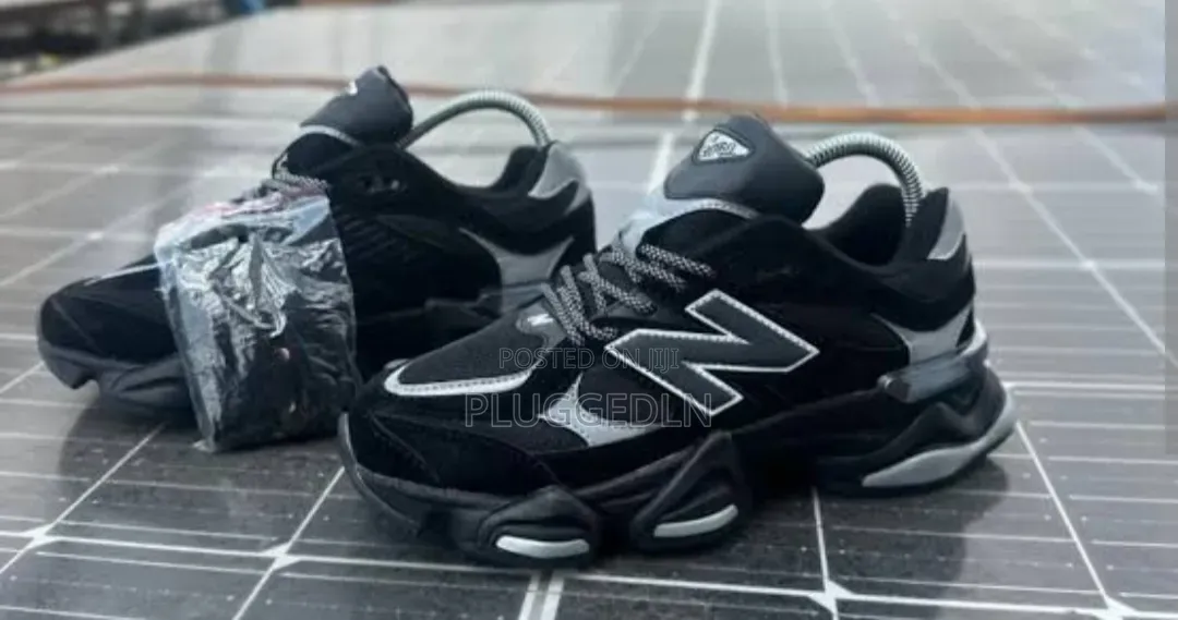 New Balance 9060 Black and Silver .