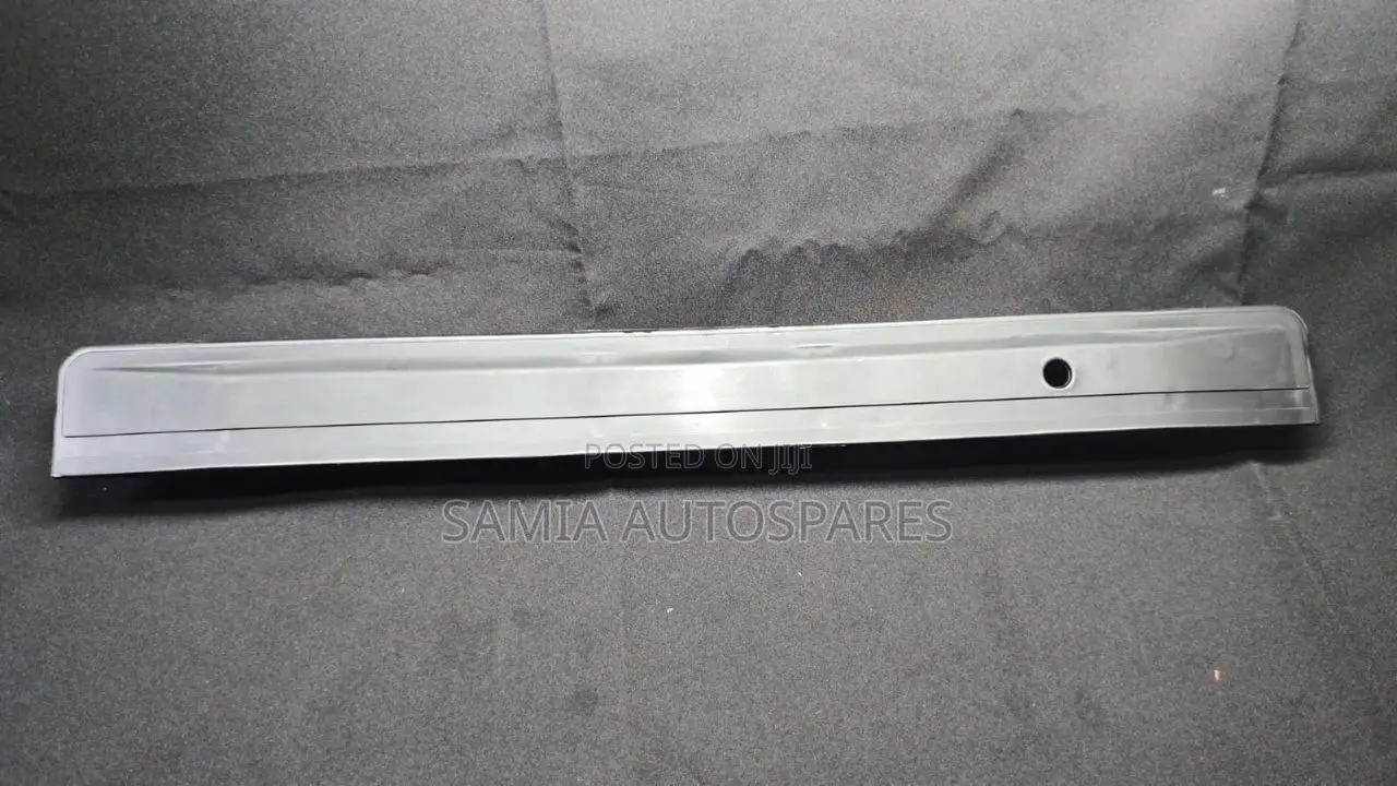 Boot Handle for Nissan E24