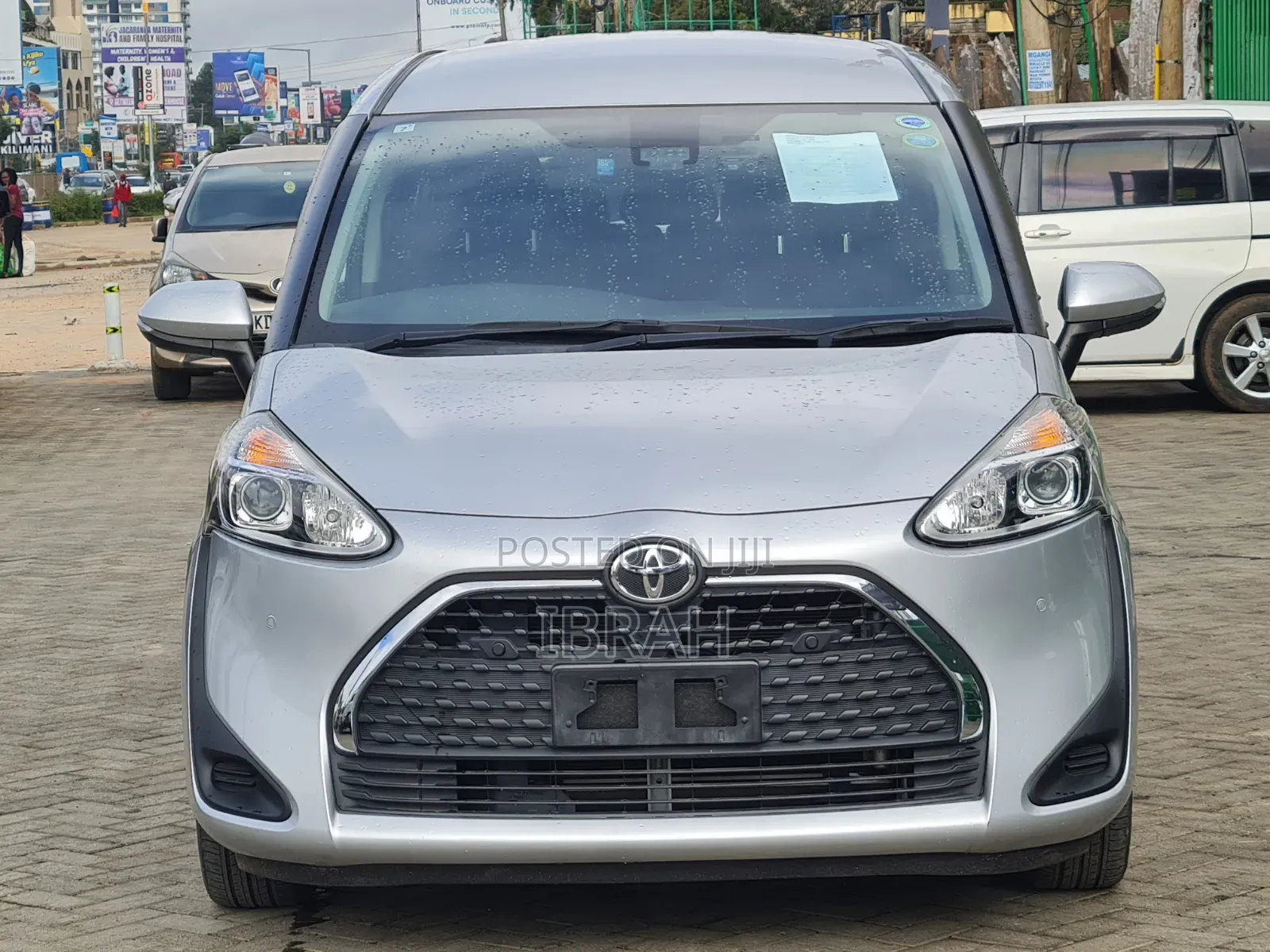 Toyota Sienta 2019 Silver