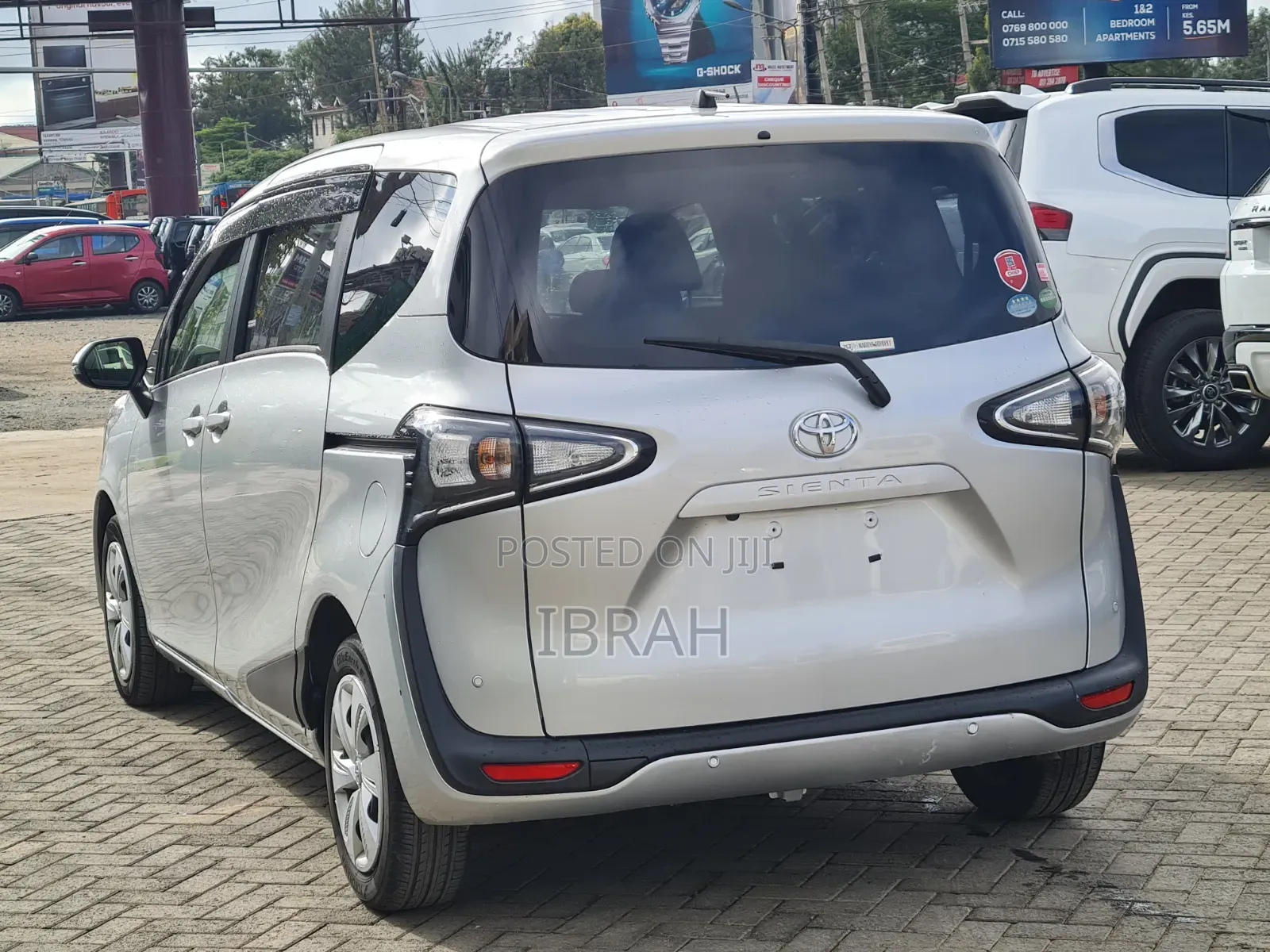 Toyota Sienta 2019 Silver