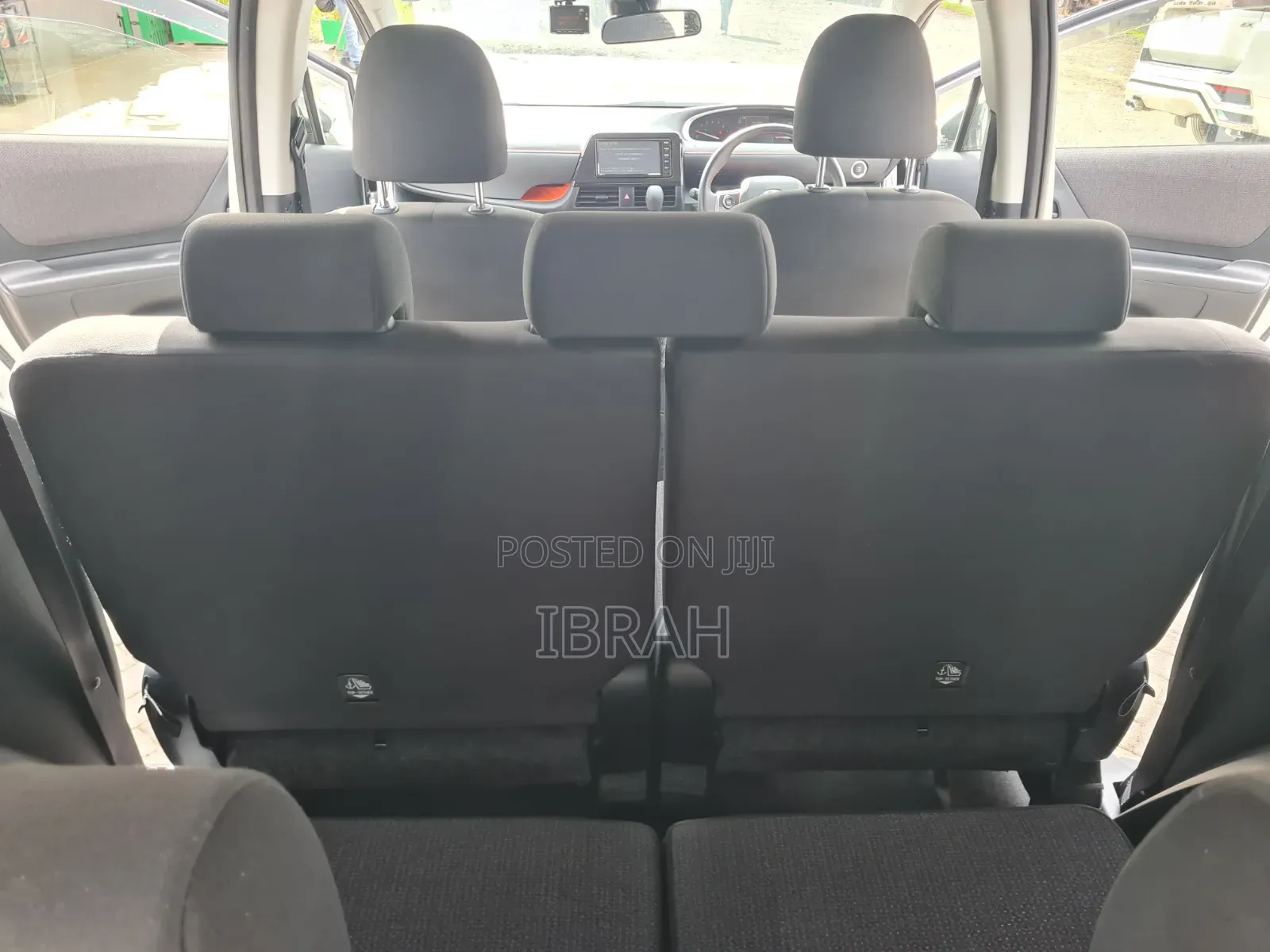 Toyota Sienta 2019 Silver