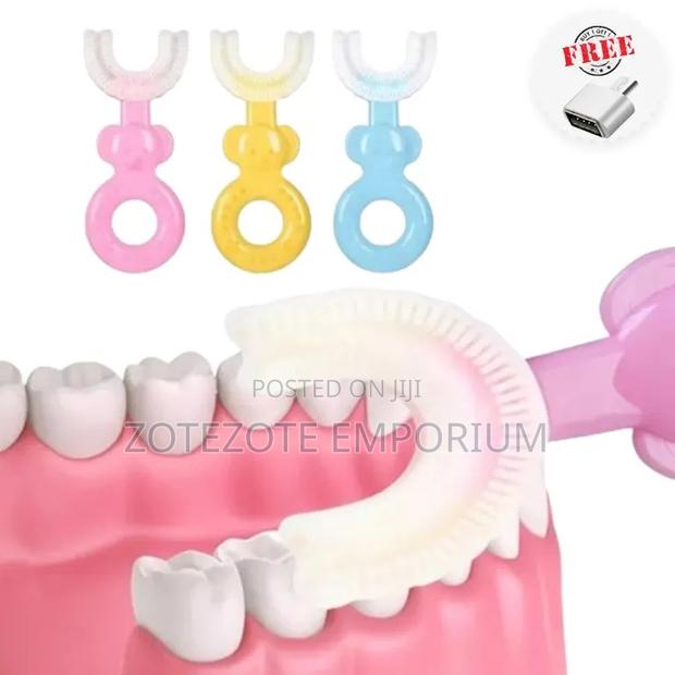 Kids U-Shaped Toothbrush - thumbnail 2