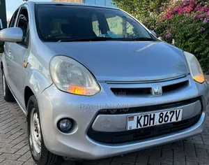 Toyota Passo 2015 Silver