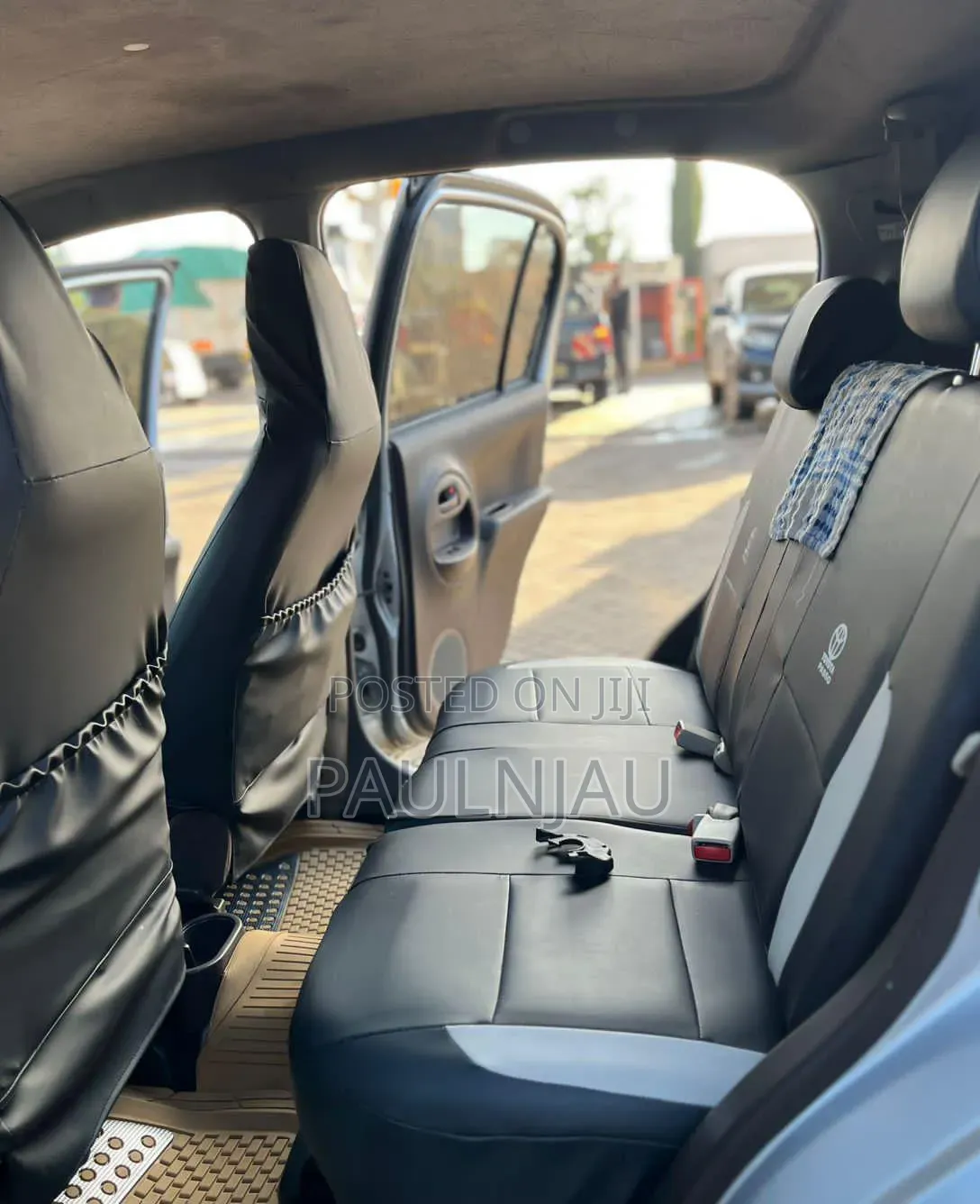 Toyota Passo 2015 Silver