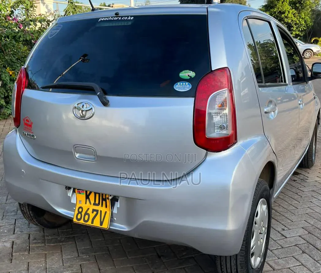 Toyota Passo 2015 Silver