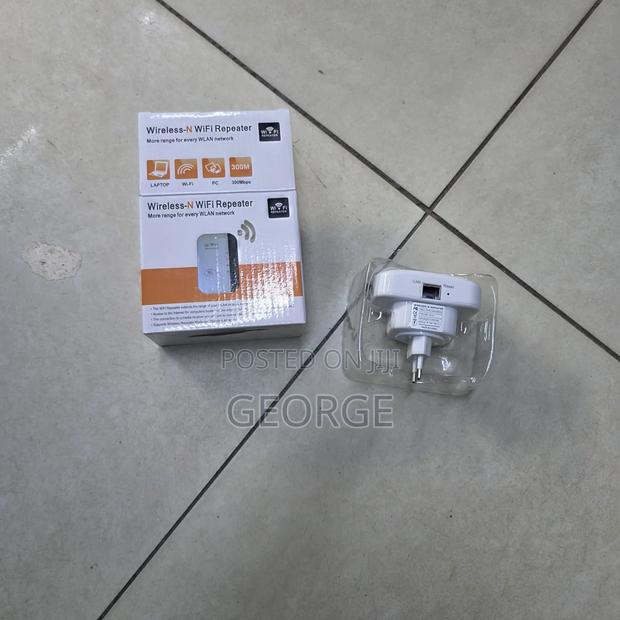 Pix-Link Wifi Range Extender Plug Play - main view