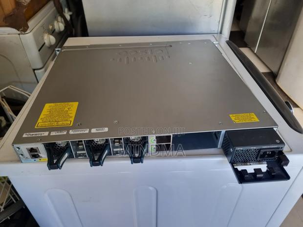 Cisco Catalyst 3850 Series Switch - thumbnail 3