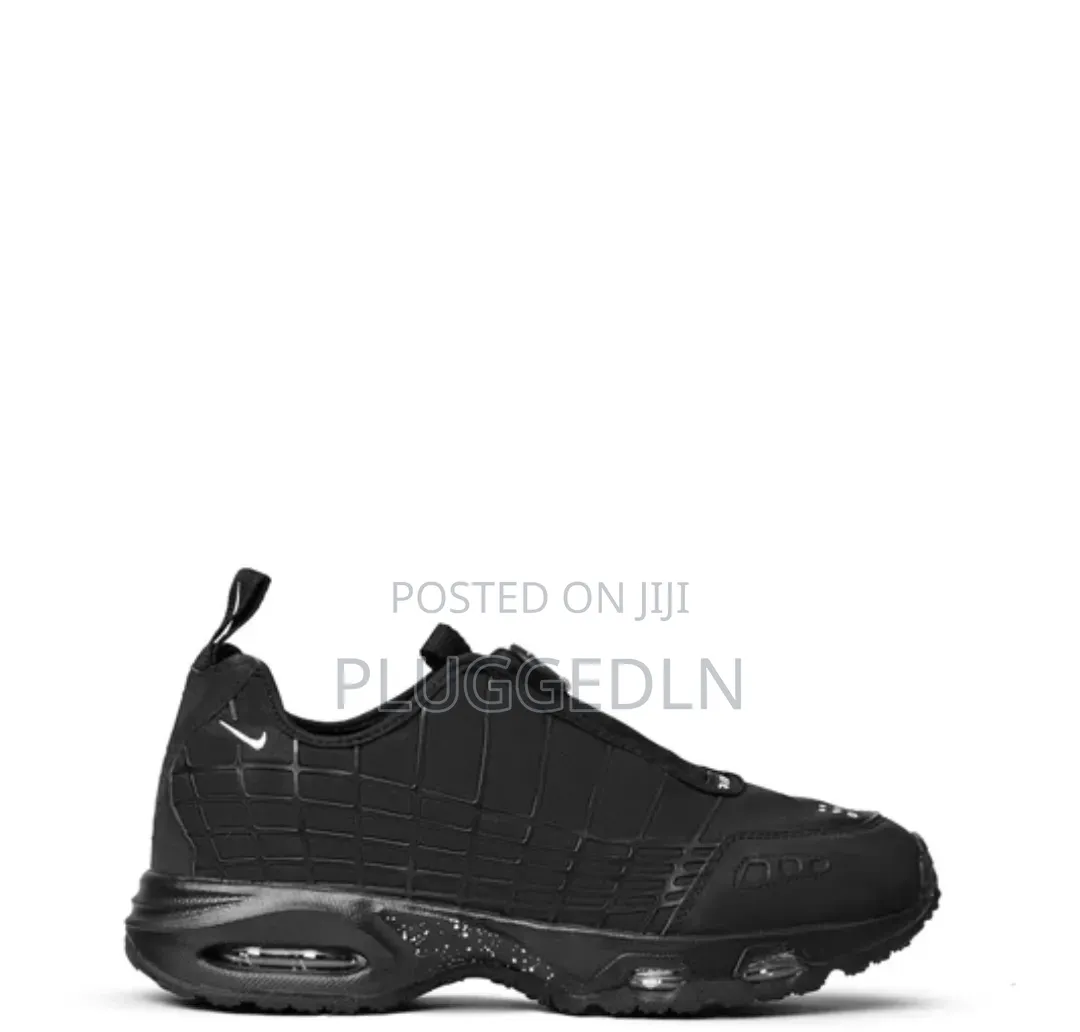 Nike Air Max SNDR Sneakers