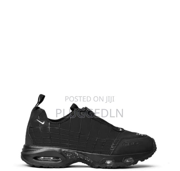 Nike Air Max SNDR Sneakers