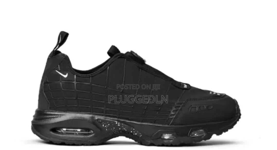 Nike Air Max SNDR Sneakers