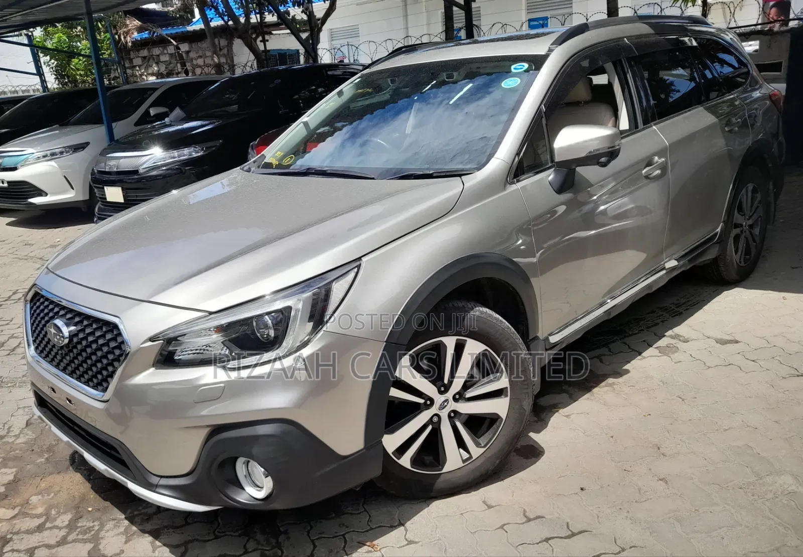 Subaru Outback 2.5i Limited AWD 2019 Beige