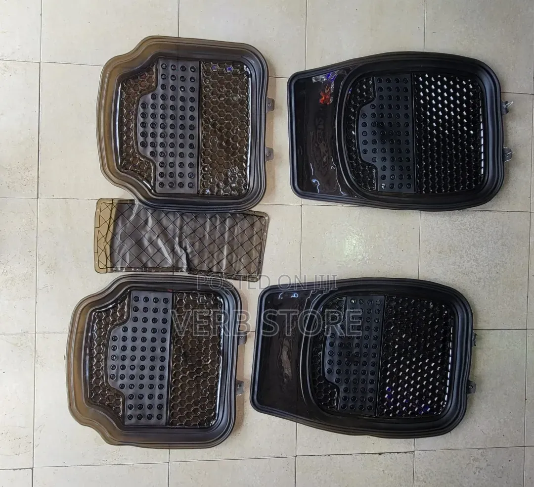 Smoky Black 5 Seater Floor Mat