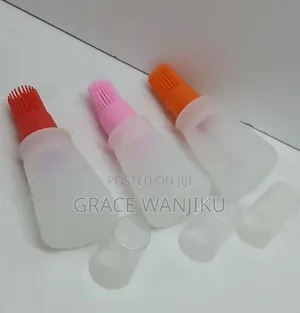 *Heat Resistant Oil Dispenser With Brush*