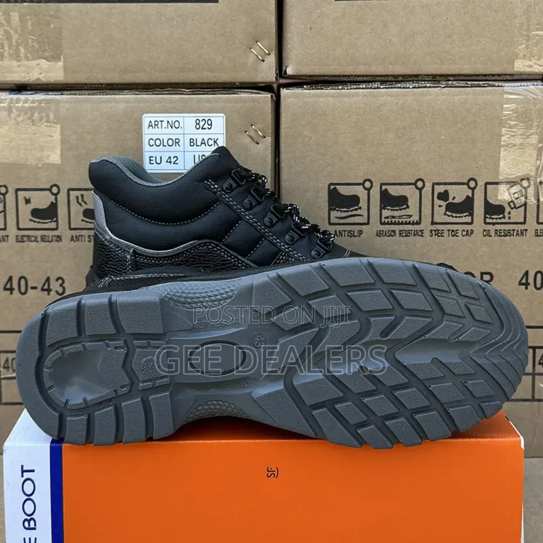 Steel Toed Safety Boots/Work Boots Size 38-45