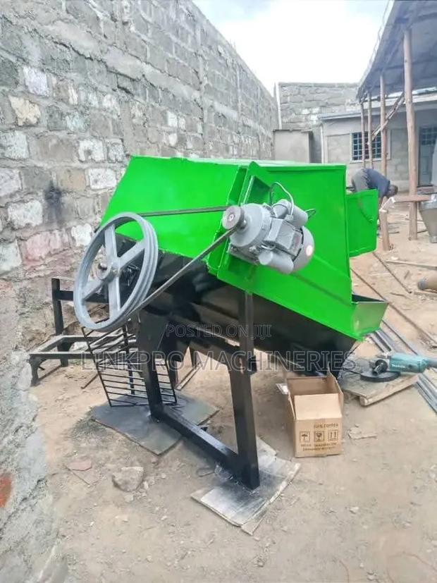 250 KGS Animals Feed Mixer Machine With Motor 7.5hp