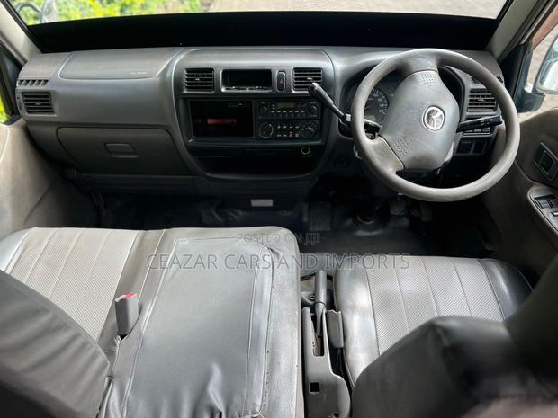 Mazda Bongo 2011 White - thumbnail 6