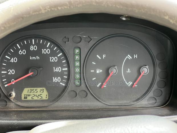 Mazda Bongo 2011 White - thumbnail 10