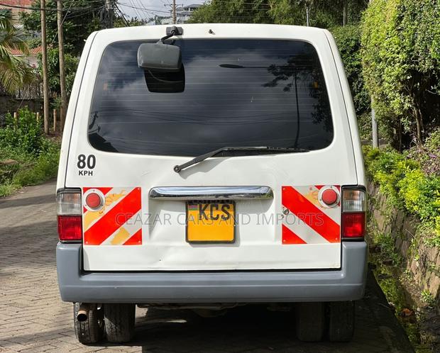 Mazda Bongo 2011 White - thumbnail 4