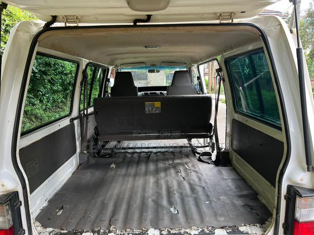 Mazda Bongo 2011 White - thumbnail 9