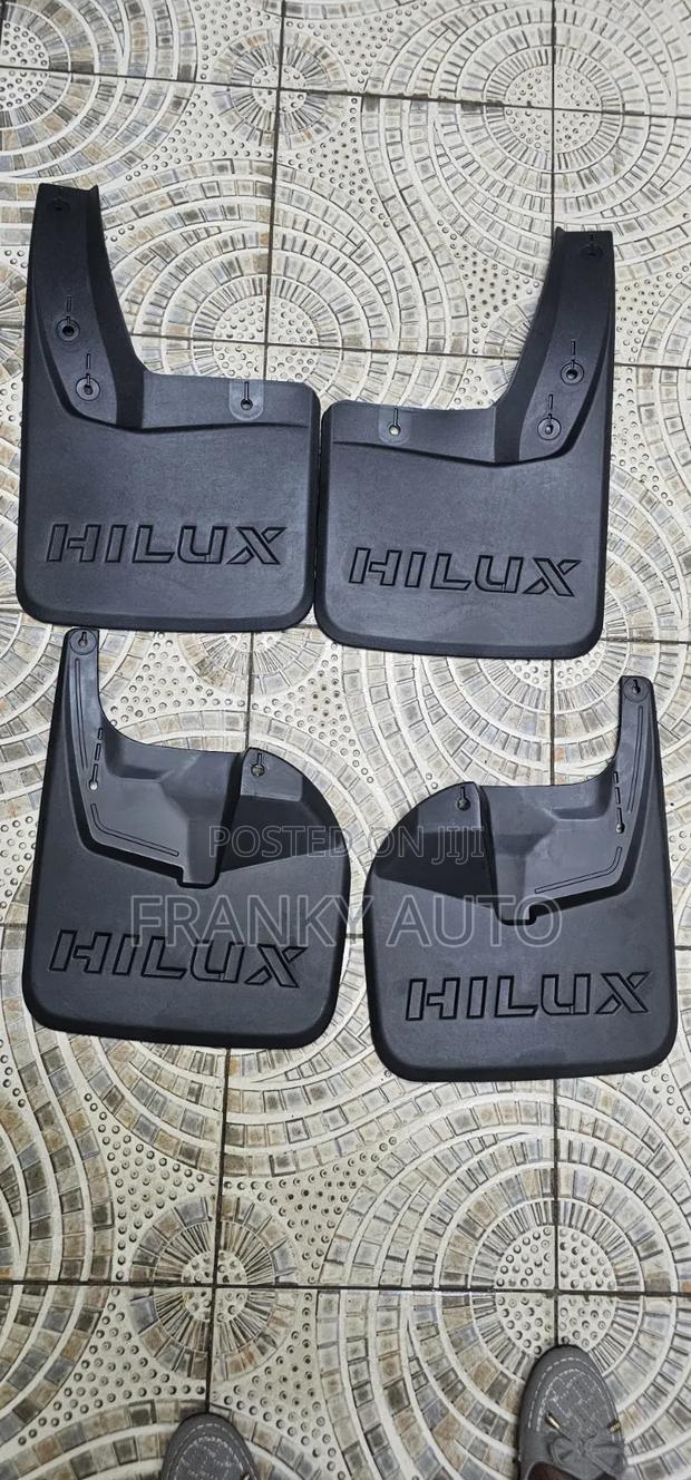 Mudflap Hilux Revo