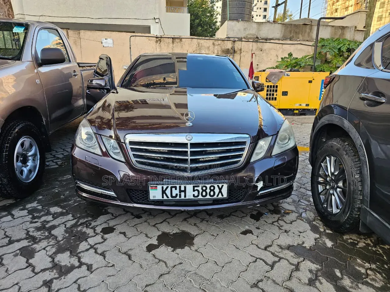 Mercedes-Benz E300 2012 Maroon